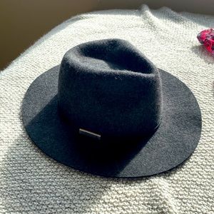 Banana republic hat